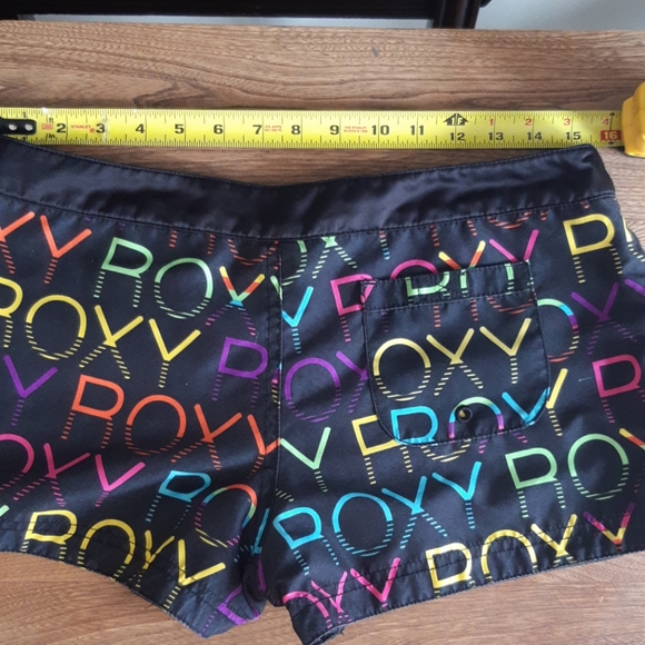Black Roxy silk reversible shorts size 4 - Picture 15 of 17